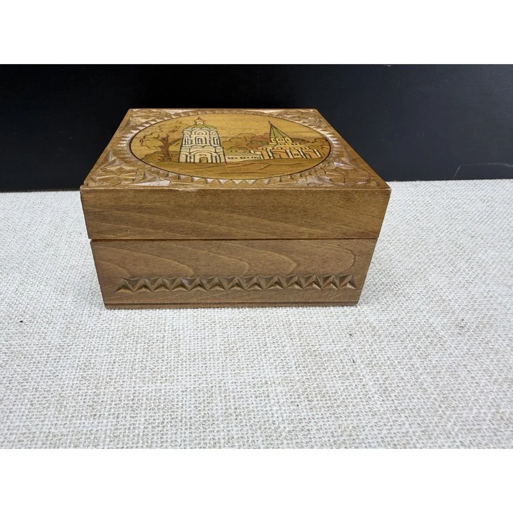 Vintage USSR Wooden Box Kolomenskoye Moscow Hand Carved‎ Soviet Jewelry